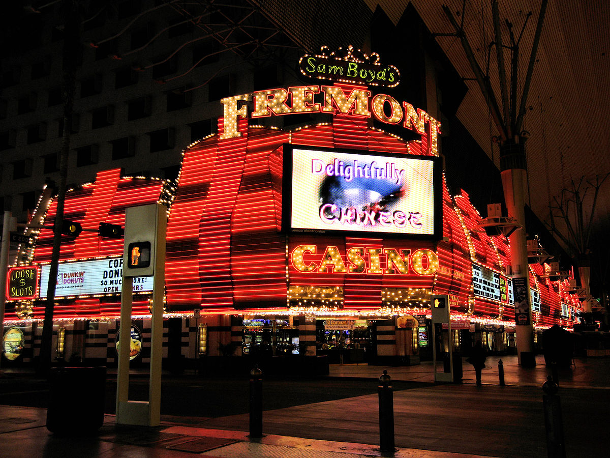 fremont_casino_on_empty_night